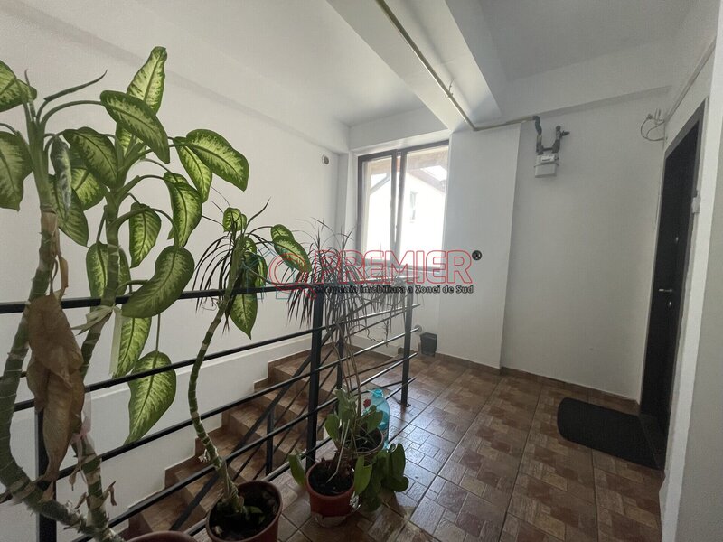 Aparatorii Patriei ocazie unica! Metrou Ap Patriei - Duplex 4 camere cu scara interioara